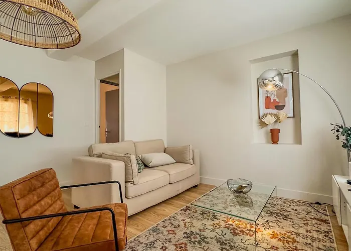 L Anatole Hyper Centre Calme Sur Cour Pézenas